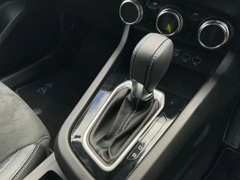 DU74WZO Renault ARKANA 1.6 E-Tech FHEV 145 Esprit Alpine 5dr Auto Thumbnail #17