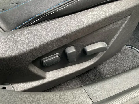 DU74WZO Renault ARKANA 1.6 E-Tech FHEV 145 Esprit Alpine 5dr Auto Thumbnail #15