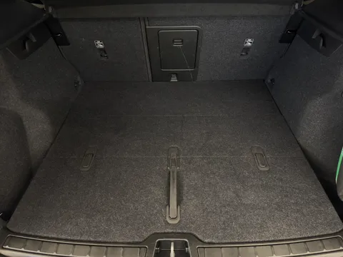 CK73GHF Volvo XC40 2.0 B4P Plus Dark 5dr Auto Thumbnail #16