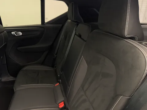 CK73GHF Volvo XC40 2.0 B4P Plus Dark 5dr Auto Thumbnail #18