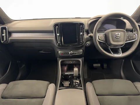 CK73GHF Volvo XC40 2.0 B4P Plus Dark 5dr Auto Thumbnail #19