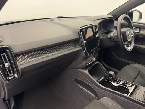 CK73GHF Volvo XC40 2.0 B4P Plus Dark 5dr Auto Thumbnail #20