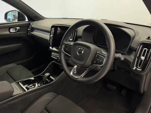 CK73GHF Volvo XC40 2.0 B4P Plus Dark 5dr Auto Thumbnail #30