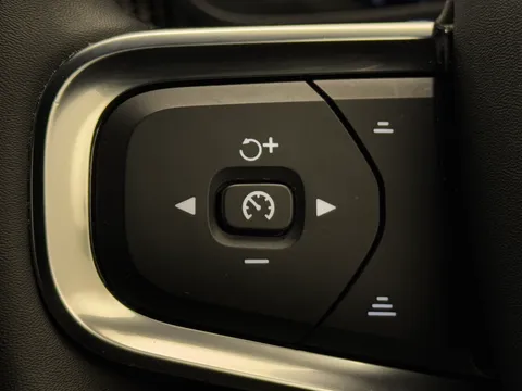 CK73GHF Volvo XC40 2.0 B4P Plus Dark 5dr Auto Thumbnail #31