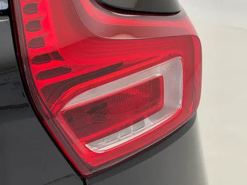 CK73GHF Volvo XC40 2.0 B4P Plus Dark 5dr Auto Thumbnail #40