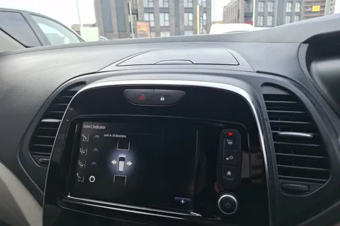 HK69SZL Renault Captur 1.0 TCE 100 Iconic 5dr Thumbnail #41