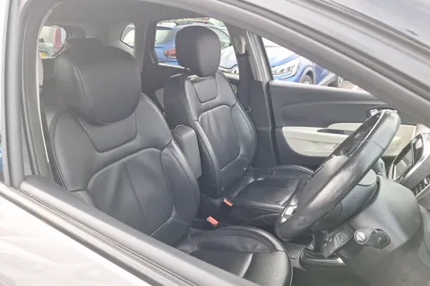 HK69SZL Renault Captur 1.0 TCE 100 Iconic 5dr Thumbnail #34