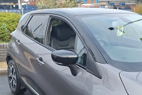 HK69SZL Renault Captur 1.0 TCE 100 Iconic 5dr Thumbnail #27