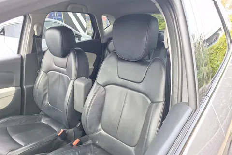 HK69SZL Renault Captur 1.0 TCE 100 Iconic 5dr Thumbnail #31