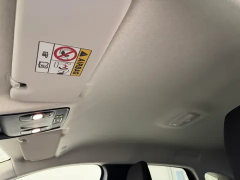 DA72CHV Renault Captur 1.6 E-TECH Hybrid 145 Iconic Edition 5dr Auto Thumbnail #14