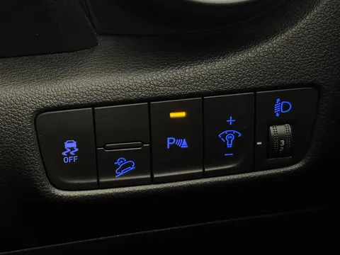 ET21OSZ Hyundai Kona 1.0 TGDi 48V MHEV Premium 5dr Thumbnail #29