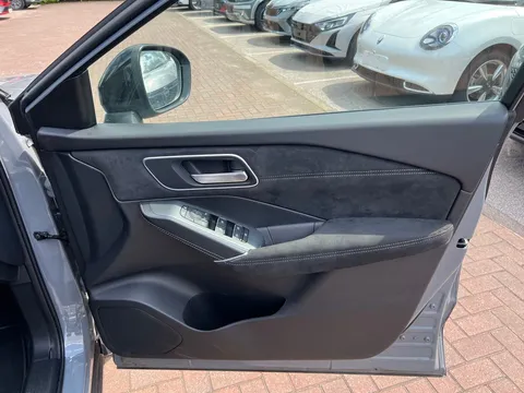 OW24WEP Nissan Qashqai 1.3 DiG-T MH 158 N-Design 5dr Xtronic Thumbnail #17