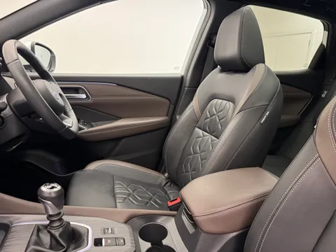 OW24WDN Nissan Qashqai 1.3 DiG-T MH 158 Tekna 5dr Thumbnail #17