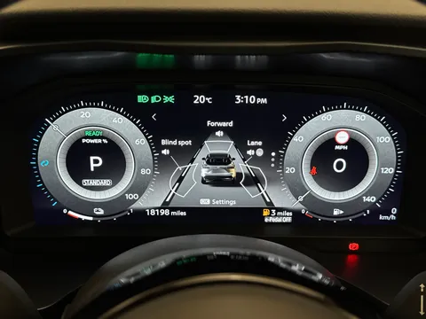 OW24EZE Nissan Qashqai 1.5 E-Power N-Connecta [Glass Roof] 5dr Auto Thumbnail #17