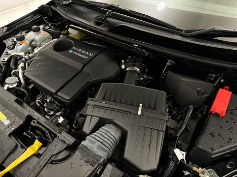 OW24EZE Nissan Qashqai 1.5 E-Power N-Connecta [Glass Roof] 5dr Auto Thumbnail #18