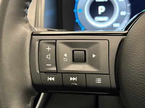 OW24EZE Nissan Qashqai 1.5 E-Power N-Connecta [Glass Roof] 5dr Auto Thumbnail #19