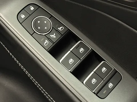 OW24EZE Nissan Qashqai 1.5 E-Power N-Connecta [Glass Roof] 5dr Auto Thumbnail #34