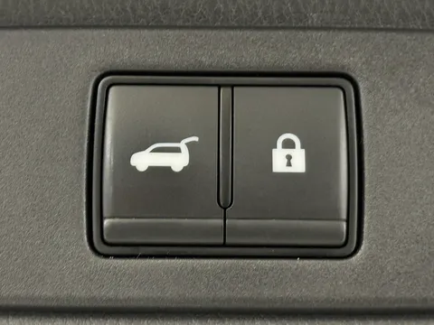 KM73VPZ Nissan Qashqai 1.3 DiG-T MH 158 Tekna 5dr Xtronic Thumbnail #14