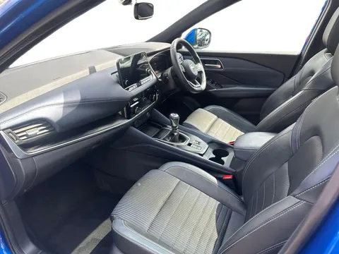 FE22MYJ Nissan Qashqai 1.3 DiG-T MH Tekna 5dr Thumbnail #11