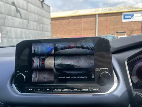 FE22MYJ Nissan Qashqai 1.3 DiG-T MH Tekna 5dr Thumbnail #14