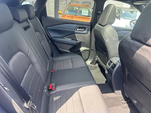 FE22MYJ Nissan Qashqai 1.3 DiG-T MH Tekna 5dr Thumbnail #15