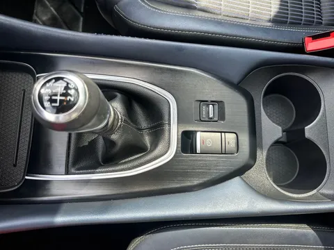 FE22MYJ Nissan Qashqai 1.3 DiG-T MH Tekna 5dr Thumbnail #23