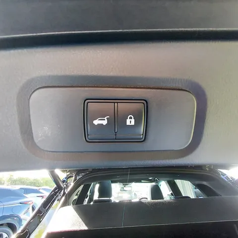 DX22YUH Nissan Qashqai 1.3 DiG-T MH 158 Tekna 5dr Thumbnail #12