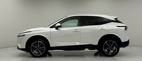 KM73UVZ Nissan Qashqai 1.3 DiG-T MH Tekna 5dr Thumbnail #8