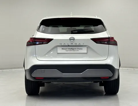 KM73UVZ Nissan Qashqai 1.3 DiG-T MH Tekna 5dr Thumbnail #10