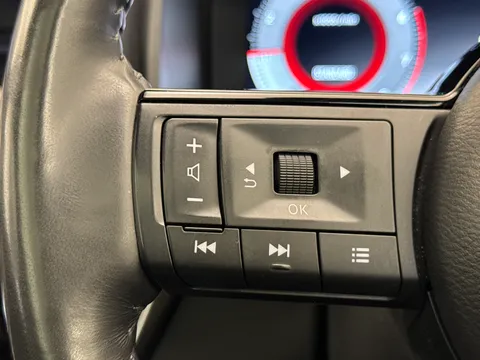 KM73UVZ Nissan Qashqai 1.3 DiG-T MH Tekna 5dr Thumbnail #24