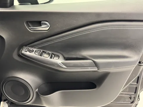 OX73KNU Nissan Juke 1.6 Hybrid N-Connecta 5dr Auto Thumbnail #21