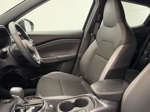 OV24YLN Nissan Juke 1.6 Hybrid N-Connecta 5dr Auto Thumbnail #16