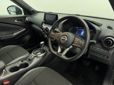 OV24YLN Nissan Juke 1.6 Hybrid N-Connecta 5dr Auto Thumbnail #22