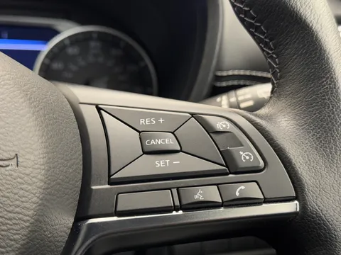 OV24YLN Nissan Juke 1.6 Hybrid N-Connecta 5dr Auto Thumbnail #24