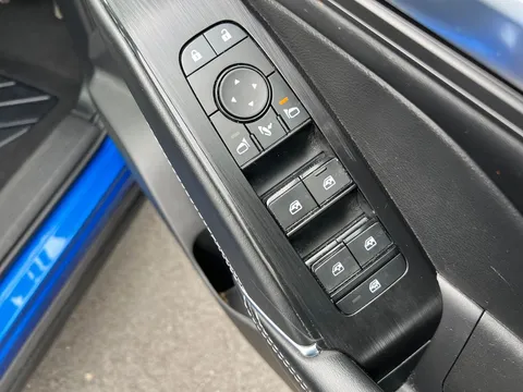 OV24KVX Nissan Qashqai 1.5 E-Power N-Connecta 5dr Auto Thumbnail #21