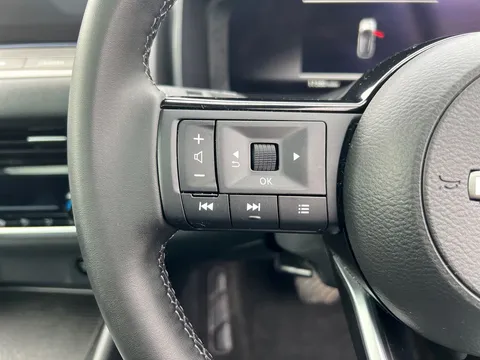 OV24KVX Nissan Qashqai 1.5 E-Power N-Connecta 5dr Auto Thumbnail #24