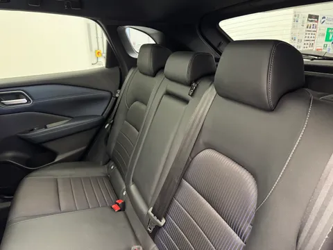 KM73UZG Nissan Qashqai 1.3 DiG-T MH Tekna 5dr Thumbnail #15