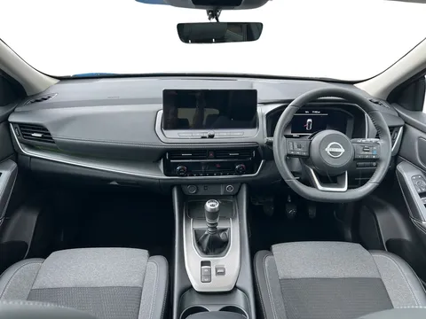 OW24EZP Nissan Qashqai 1.3 DiG-T MH N-Connecta [Glass Roof] 5dr Thumbnail #4