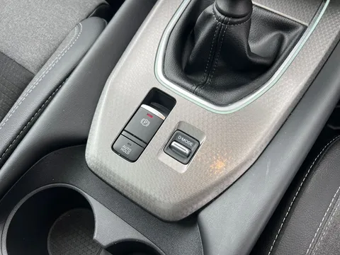 OW24EZP Nissan Qashqai 1.3 DiG-T MH N-Connecta [Glass Roof] 5dr Thumbnail #25