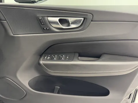 ME19YDW Volvo XC60 2.0 D4 Inscription 5dr AWD Geartronic Thumbnail #29