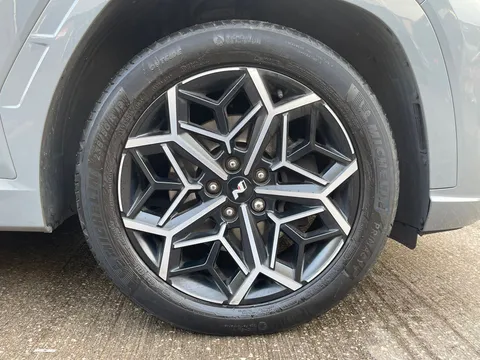 MC72KZR Hyundai Tucson 1.6 TGDi N Line 5dr 2WD Thumbnail #8