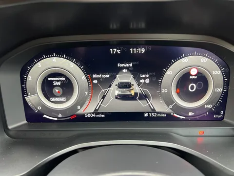 OV24MOF Nissan Qashqai 1.3 DiG-T MH N-Connecta [Glass Roof] 5dr Thumbnail #12