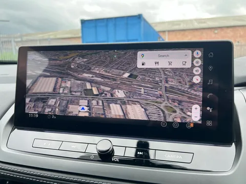 OV24MOF Nissan Qashqai 1.3 DiG-T MH N-Connecta [Glass Roof] 5dr Thumbnail #13