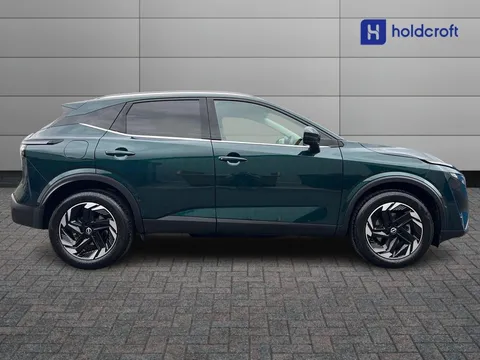 OV24MOF Nissan Qashqai 1.3 DiG-T MH N-Connecta [Glass Roof] 5dr Thumbnail #10