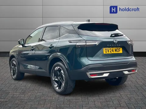 OV24MOF Nissan Qashqai 1.3 DiG-T MH N-Connecta [Glass Roof] 5dr Thumbnail #8