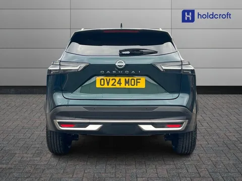 OV24MOF Nissan Qashqai 1.3 DiG-T MH N-Connecta [Glass Roof] 5dr Thumbnail #9