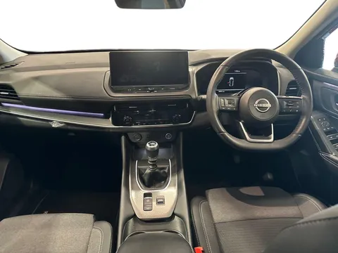 DX74XHP Nissan Qashqai 1.3 DiG-T MH N-Connecta [Glass Roof] 5dr Thumbnail #4