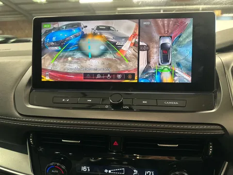 DX74XHP Nissan Qashqai 1.3 DiG-T MH N-Connecta [Glass Roof] 5dr Thumbnail #15