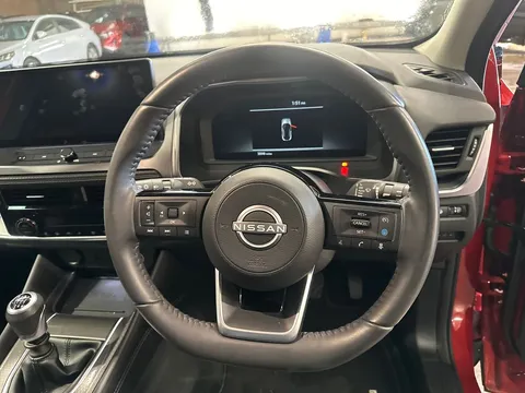 DX74XHP Nissan Qashqai 1.3 DiG-T MH N-Connecta [Glass Roof] 5dr Thumbnail #25