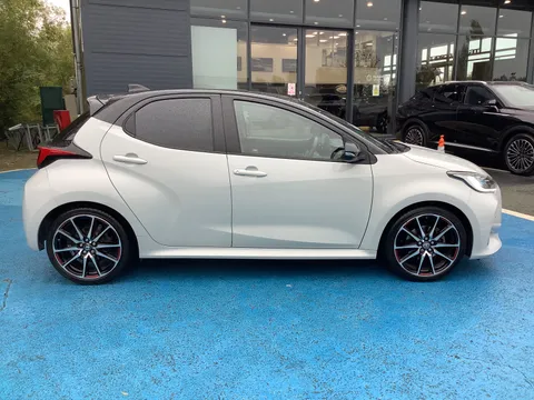 CX72XPA Toyota Yaris 1.5 Hybrid GR Sport 5dr CVT Thumbnail #10